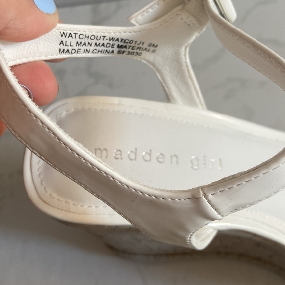 White Open Toe Block Cork Heel New Patent Leather Madden Girl Wedges size 9 - Picture 3 of 6